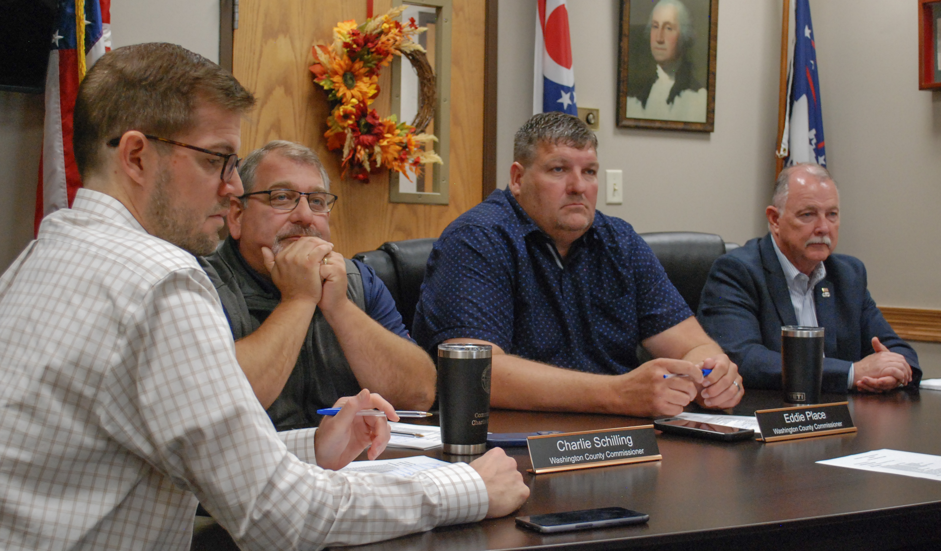 Commissioner Greg Nohe signs petition for moratorium on injection wells